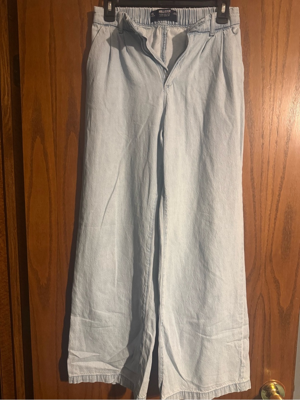 Hollister Men’s Pale Blue Wide-Leg Chinos